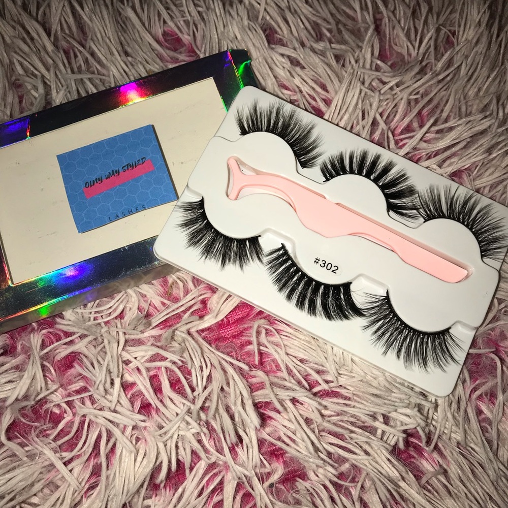 Onlywaystyled Lashes - Picture 2 of 3